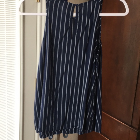 Old Navy Sleeveless High Neck Top - Picture 2 of 3